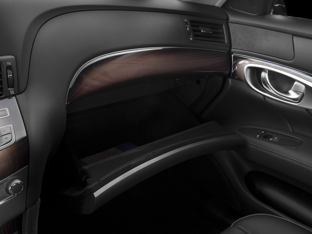 2017 INFINITI Q70 3.7