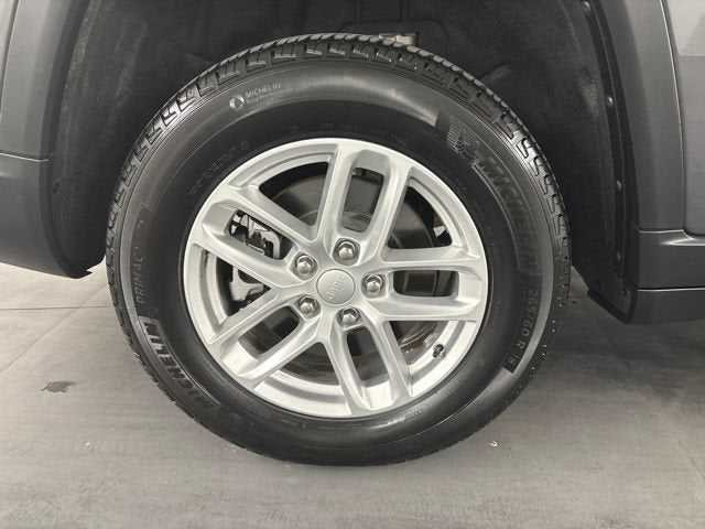 2025 Jeep Grand Cherokee L Laredo X 4x2