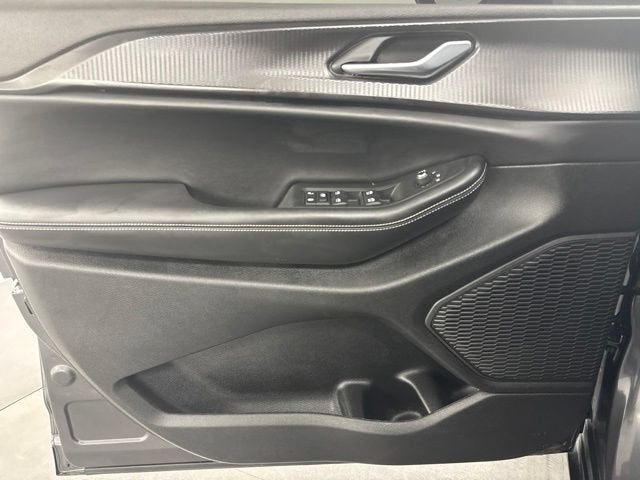 2025 Jeep Grand Cherokee L Laredo X 4x2