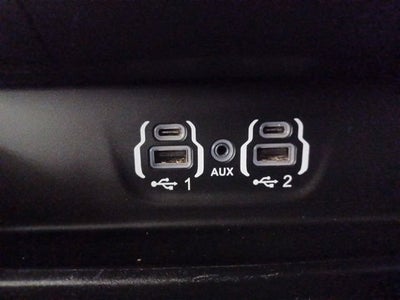 2022 RAM 1500 Laramie Crew Cab 4x2 5'7" Box