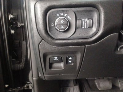 2025 RAM 1500 Lone Star Crew Cab 4x4 5'7" Box