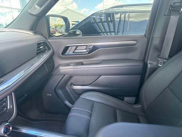 2025 Chevrolet Suburban RST