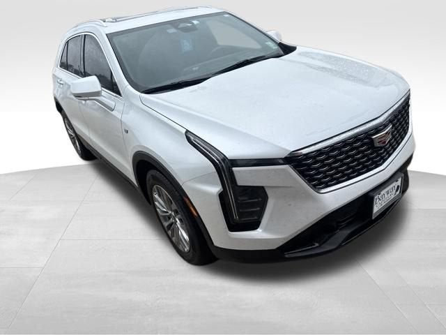 2024 Cadillac XT4 Premium Luxury — photo 2