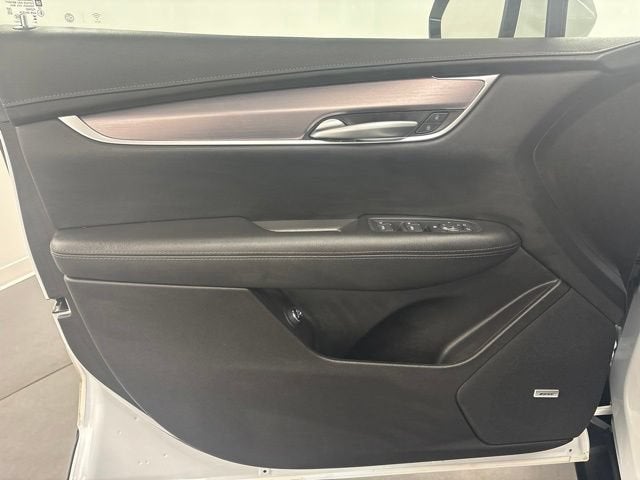 2025 Cadillac XT5 Luxury