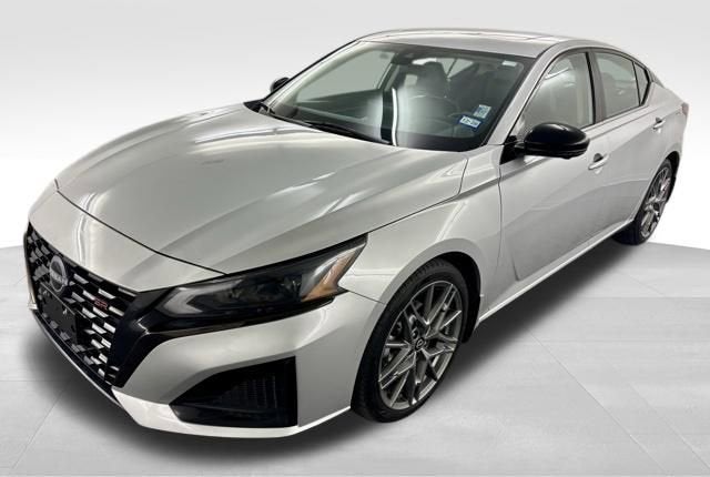 2023 Nissan Altima SR VC-Turbo FWD