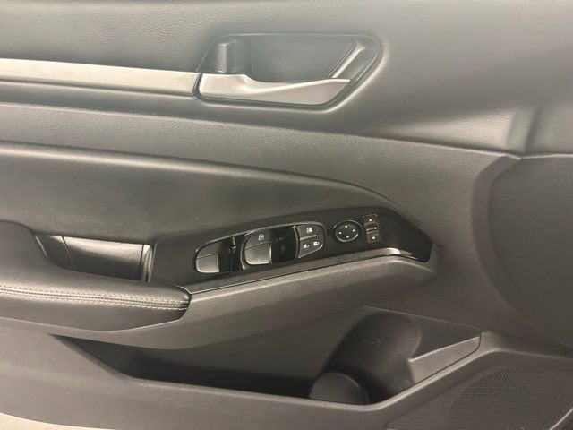 2024 Nissan Altima SL FWD