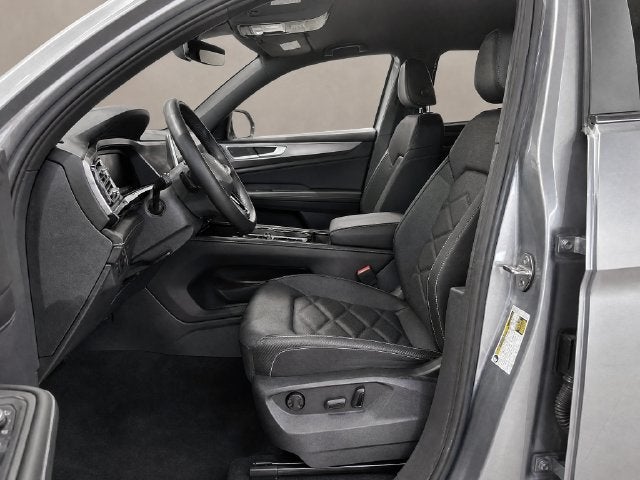 2026 Volkswagen Atlas Cross Sport SE with Technology