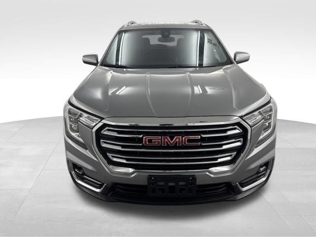 2024 GMC Terrain SLT — photo 2