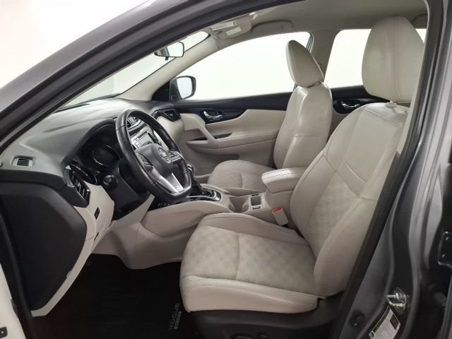 2022 Nissan Rogue Sport SV FWD Xtronic CVT