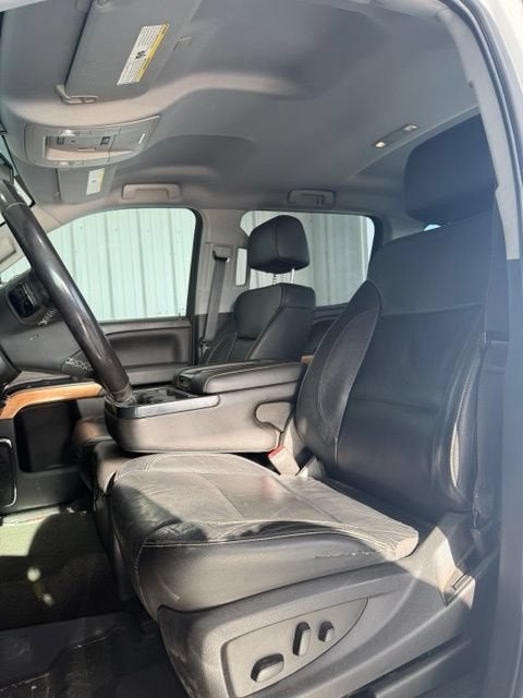 2018 Chevrolet Silverado 1500 LTZ — photo 13