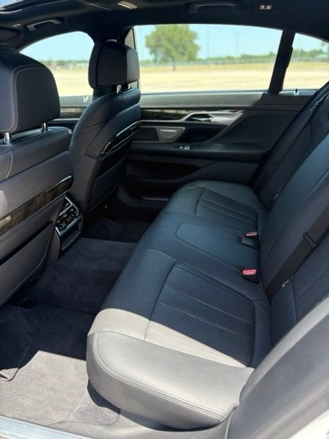 2017 BMW 7 Series 740i