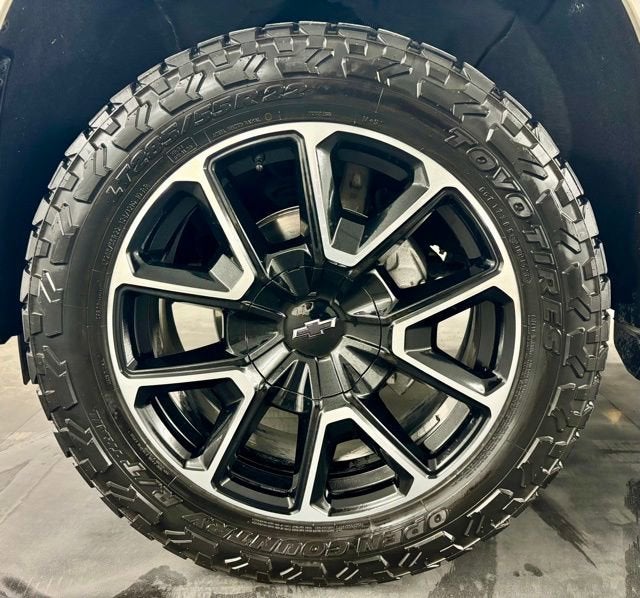 2025 Chevrolet Tahoe RST