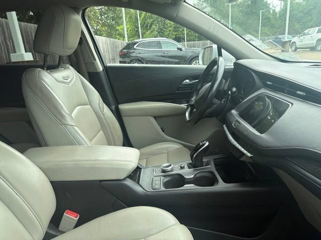 2021 Cadillac XT4 FWD Premium Luxury