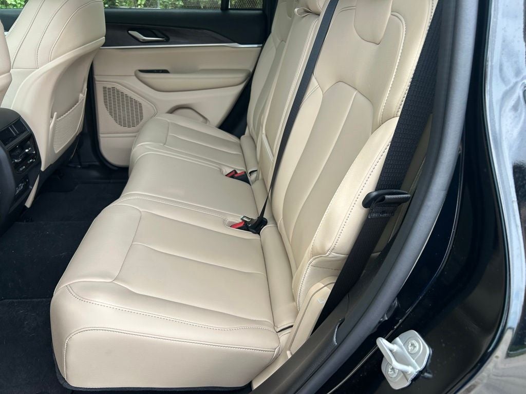 2025 Jeep Grand Cherokee Limited 4x2