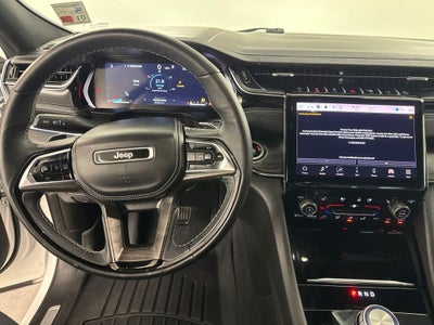 2023 Jeep Grand Cherokee Overland 4x2