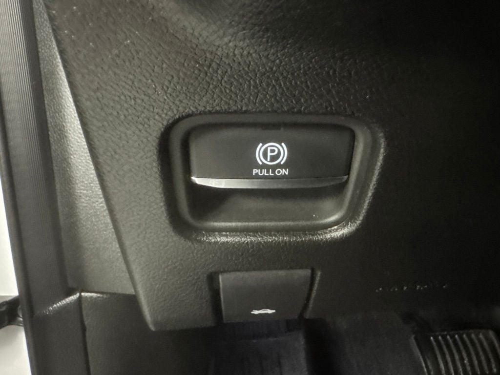 2023 Jeep Grand Cherokee Overland 4x2