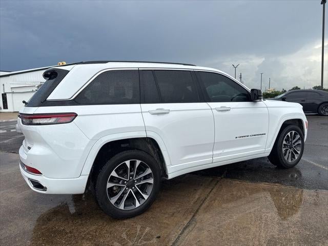 2023 Jeep Grand Cherokee Overland 4x2