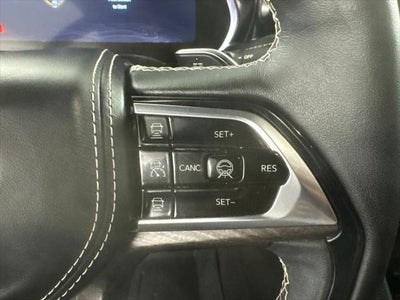2023 Jeep Grand Cherokee Overland 4x2
