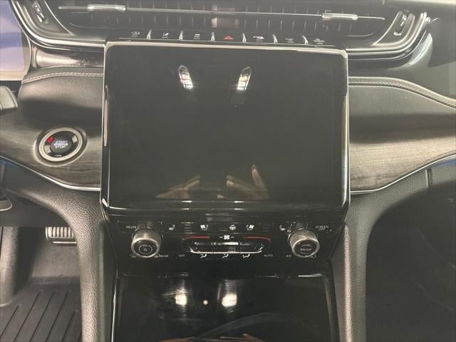 2023 Jeep Grand Cherokee Overland 4x2