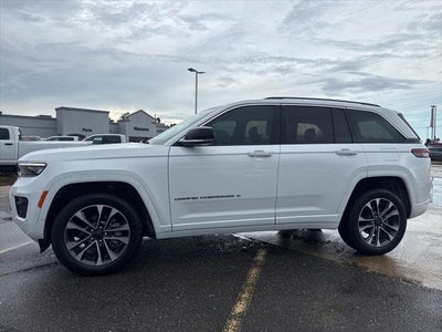 2023 Jeep Grand Cherokee Overland 4x2
