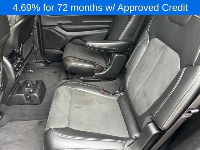 2025 Jeep Grand Cherokee L Altitude 4x2