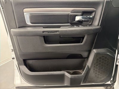 2024 RAM 1500 Classic Warlock Crew Cab 4x2 5'7' Box