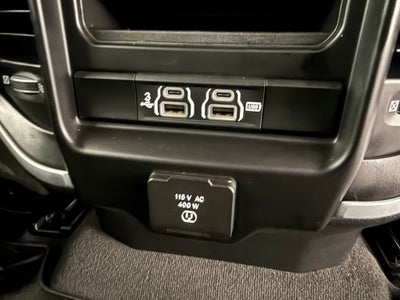 2020 RAM 1500 Big Horn Crew Cab 4x4 5'7' Box