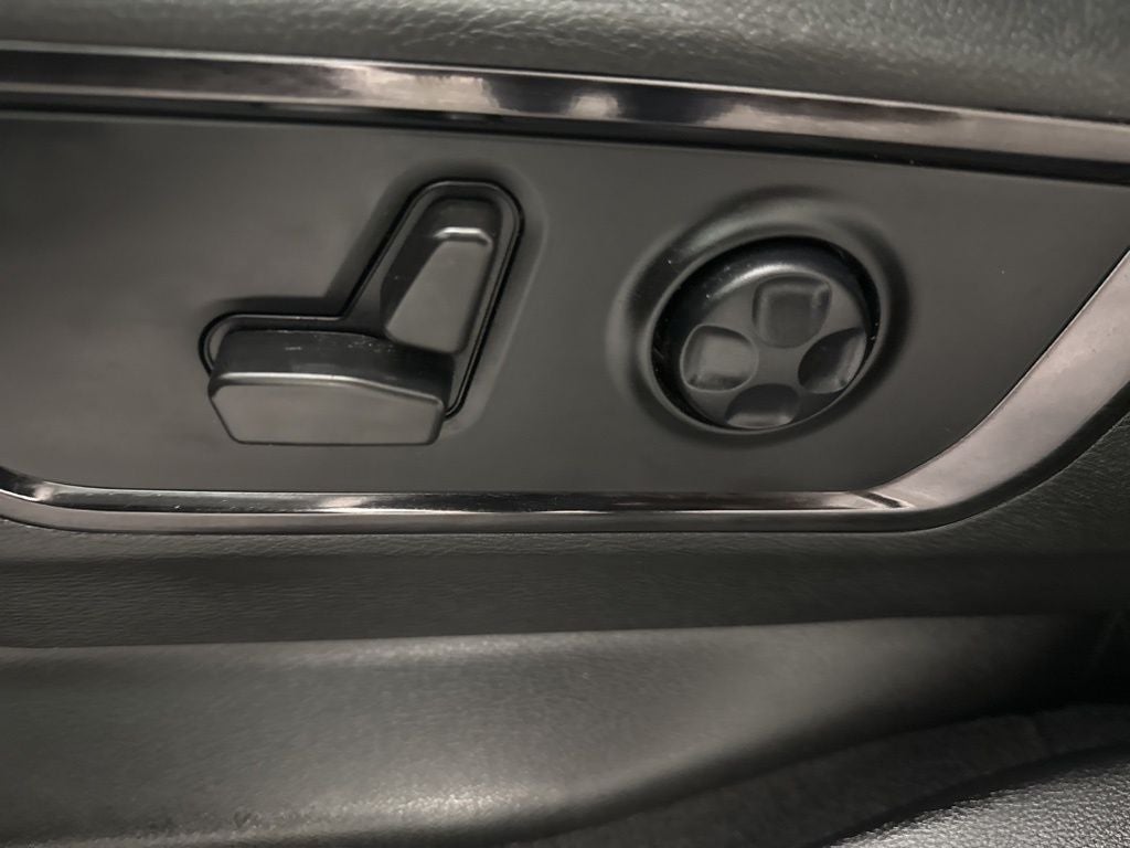 2023 RAM 1500 Limited Crew Cab 4x4 5'7' Box