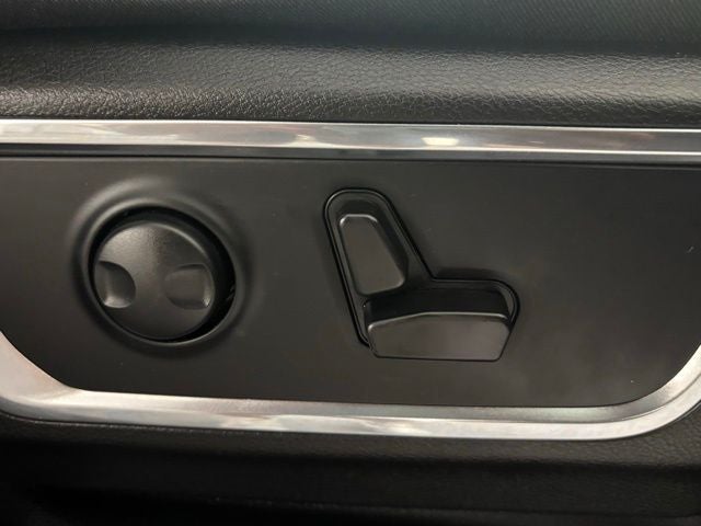 2025 RAM 1500 Laramie Crew Cab 4x4 5'7' Box