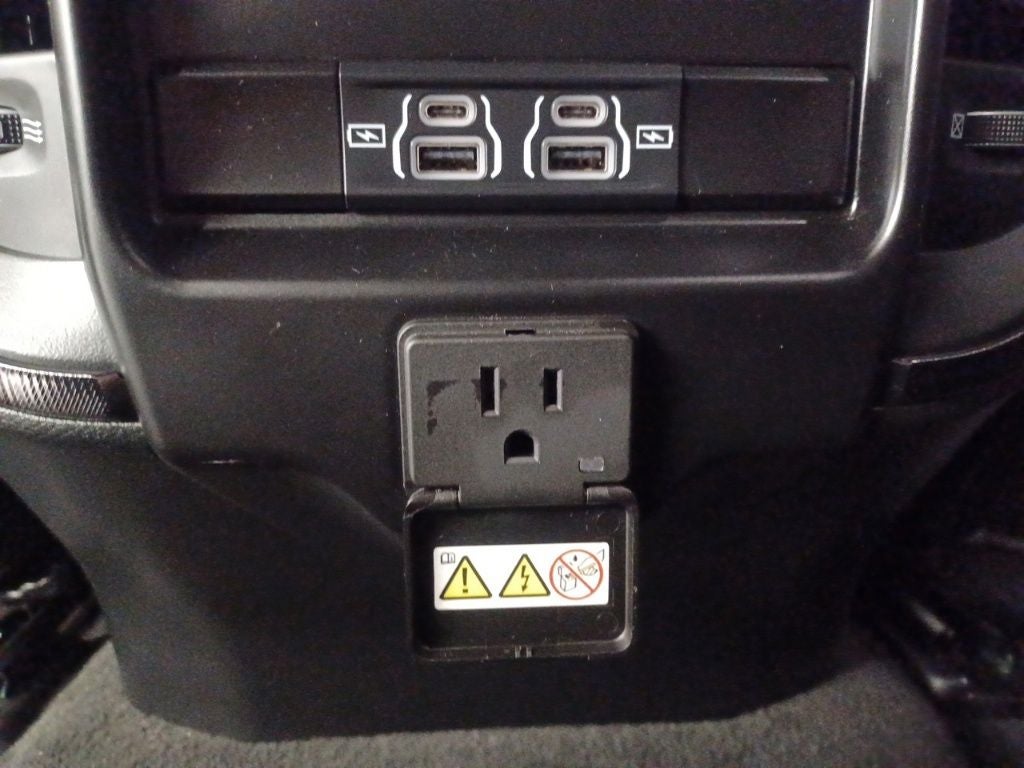 2024 RAM 1500 Rebel Crew Cab 4x4 5'7' Box