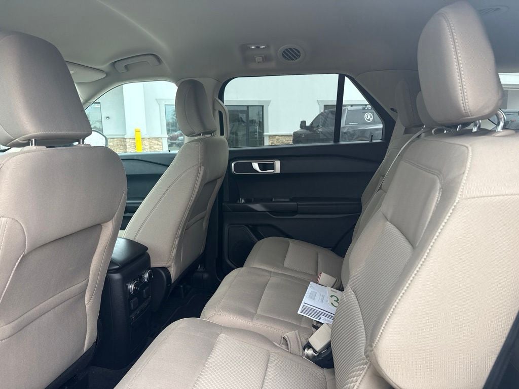 2021 Ford Explorer Base