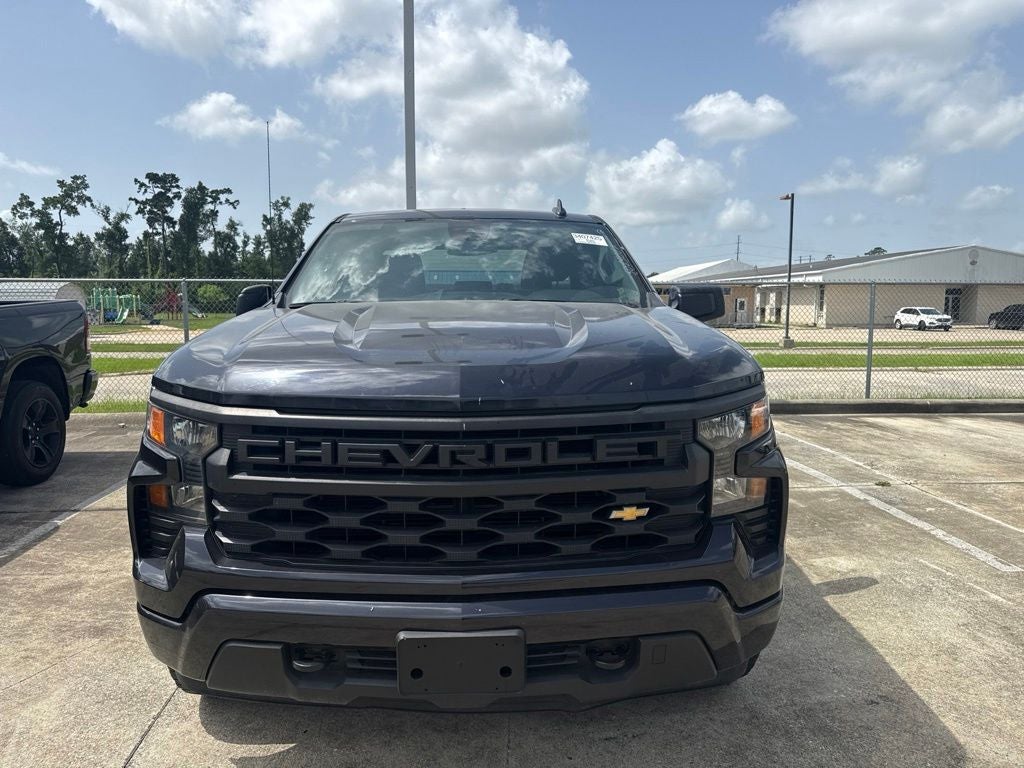 2022 Chevrolet Silverado 1500 4WD Double Cab Standard Bed Custom