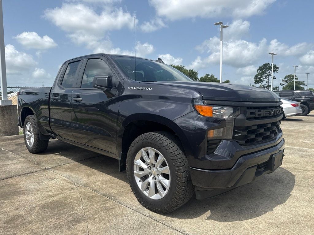 2022 Chevrolet Silverado 1500 4WD Double Cab Standard Bed Custom