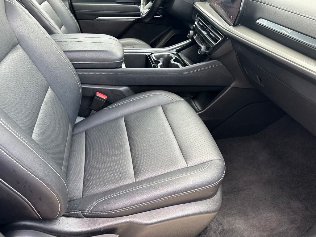 2025 Chevrolet Traverse AWD LT