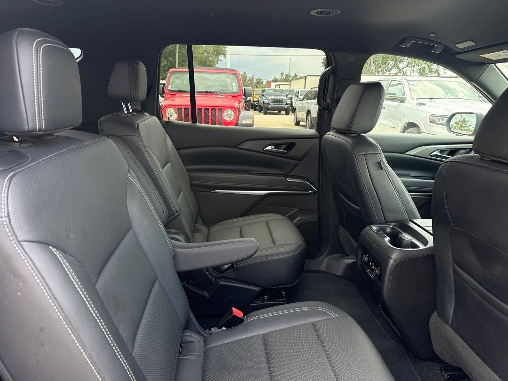 2025 Chevrolet Traverse AWD LT