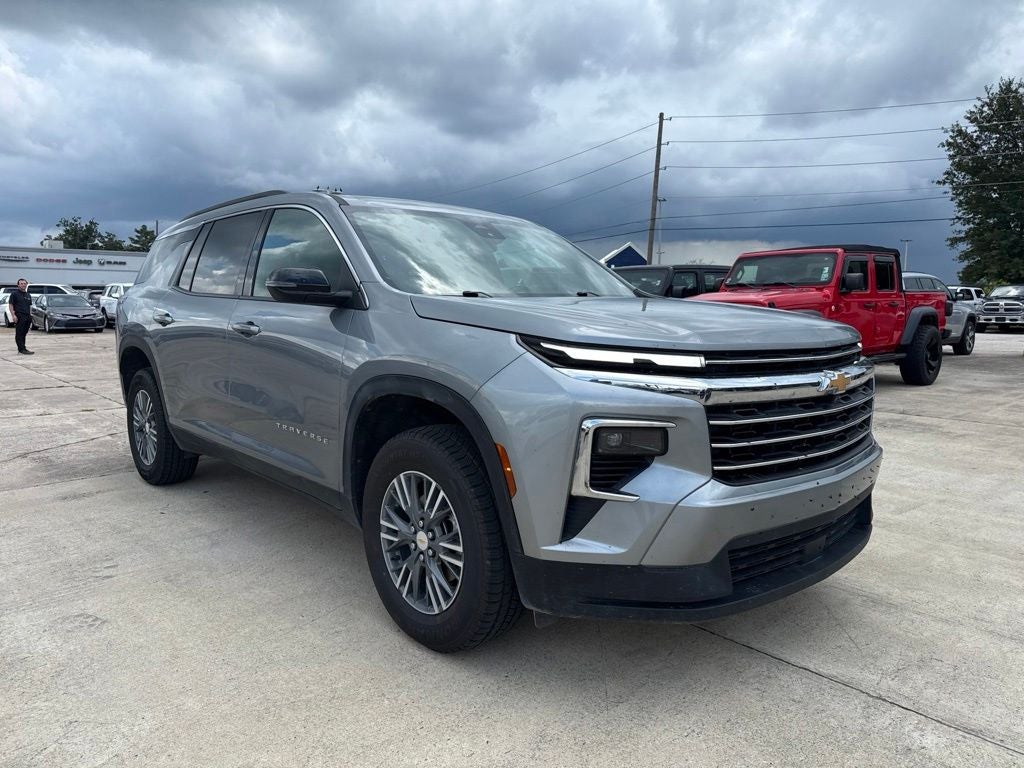 2025 Chevrolet Traverse AWD LT
