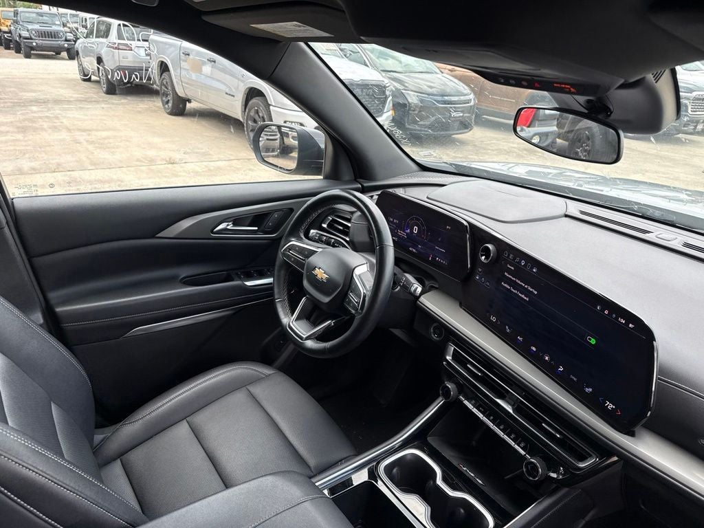 2025 Chevrolet Traverse AWD LT