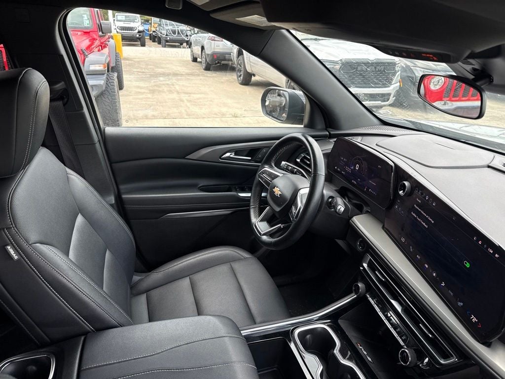 2025 Chevrolet Traverse AWD LT