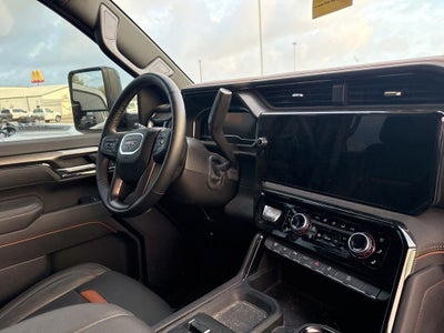 2025 GMC Sierra 2500HD 4WD Crew Cab Standard Bed AT4
