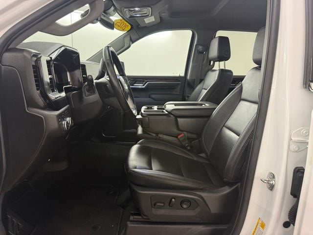 2025 GMC Sierra 1500 4WD Crew Cab Short Box SLT