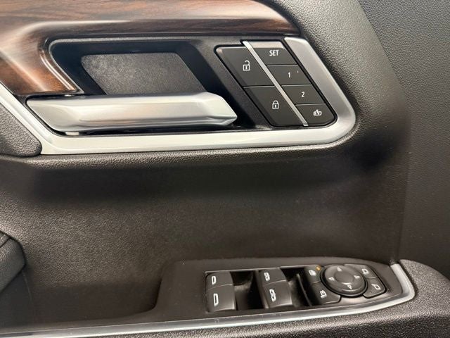 2025 GMC Sierra 1500 4WD Crew Cab Short Box SLT