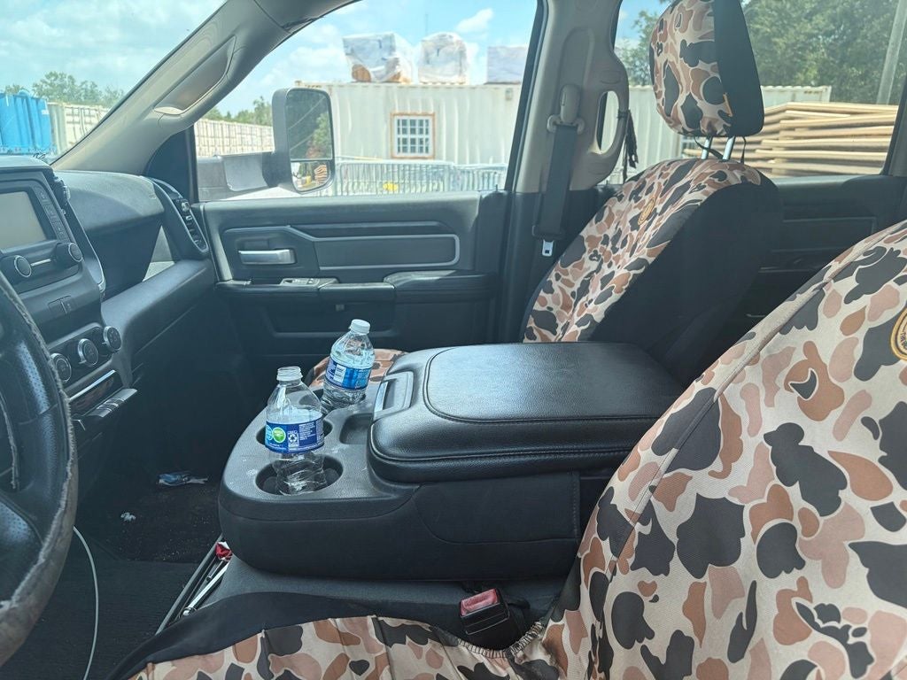 2020 RAM 3500 Big Horn Crew Cab 4x4 8' Box