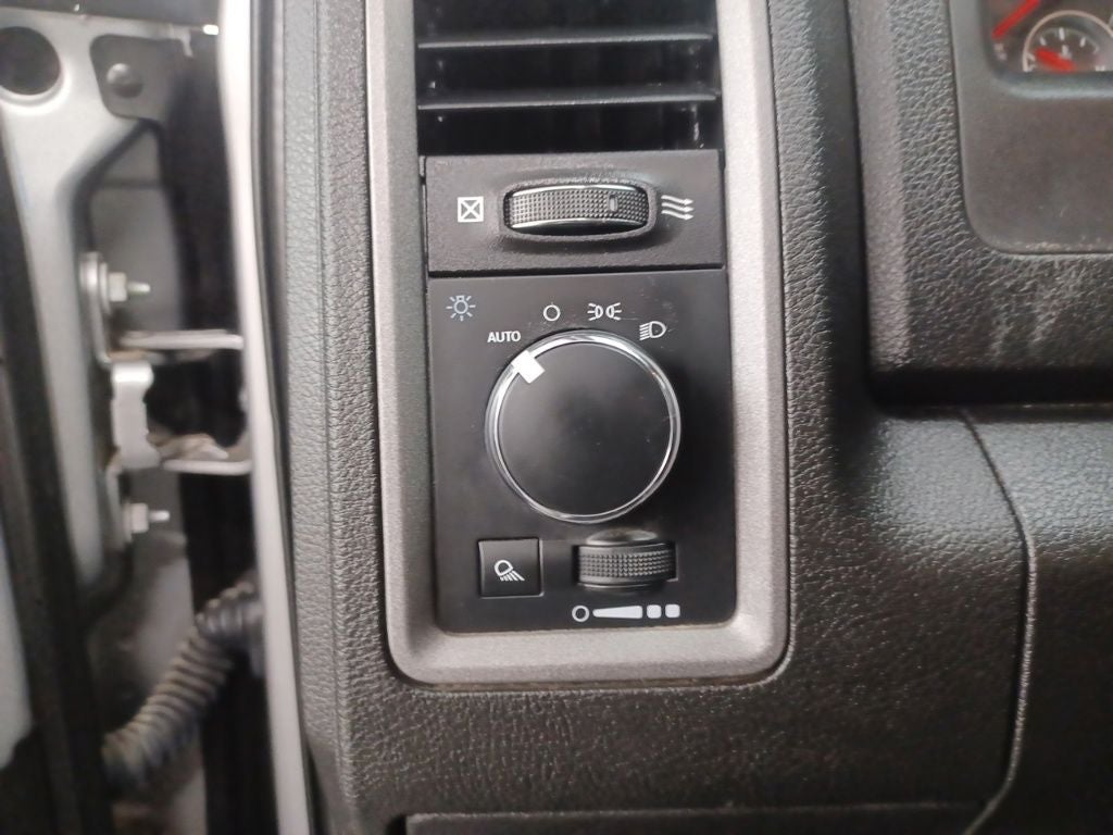 2023 RAM 1500 Classic Tradesman Crew Cab 4x4 5'7' Box