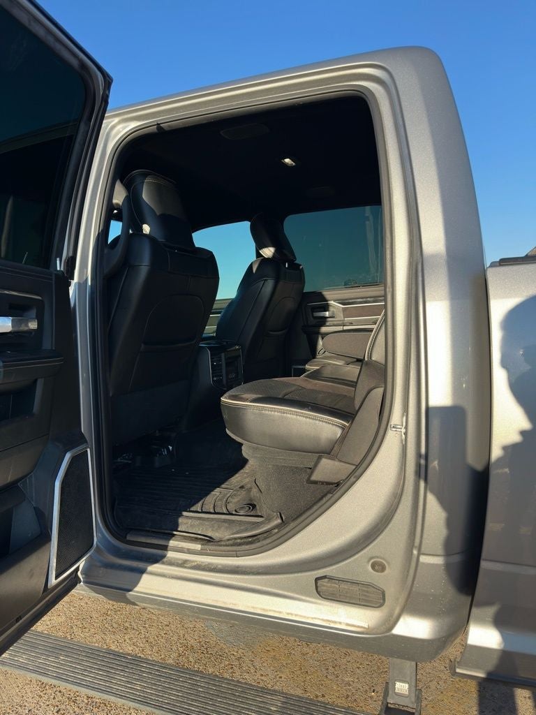 2019 RAM 2500 Laramie Crew Cab 4x4 6'4' Box