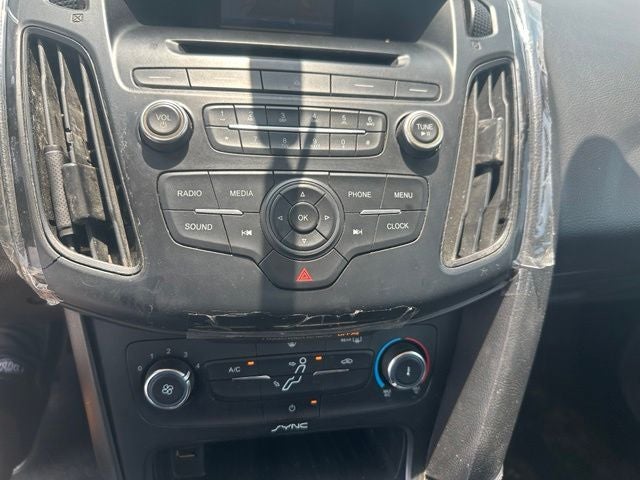 2017 Ford Focus S — photo 12