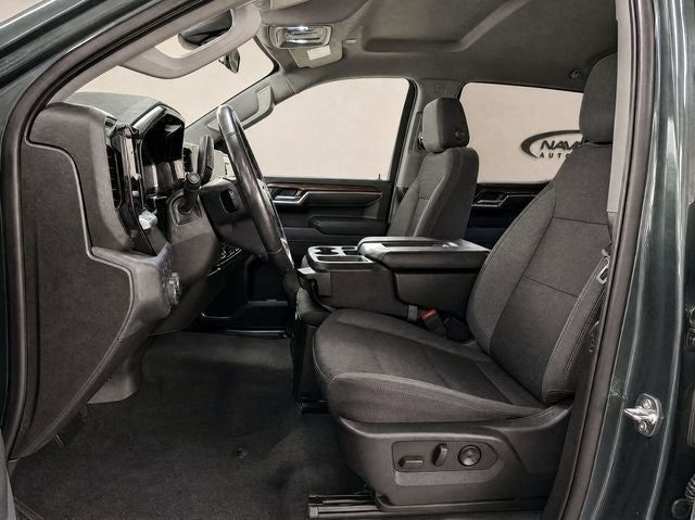 2025 Chevrolet Silverado 1500 LT LT1