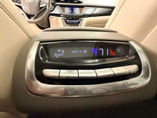 2022 Cadillac XT6 Premium Luxury