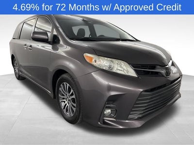 2020 Toyota Sienna XLE