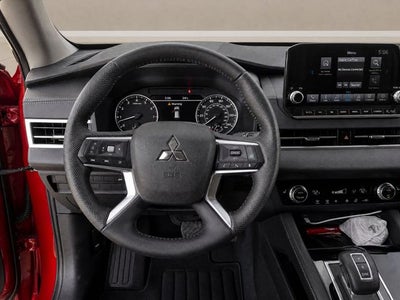 2023 Mitsubishi Outlander SE