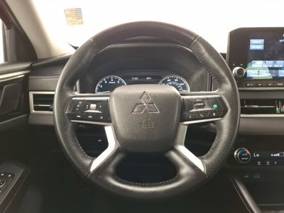 2023 Mitsubishi Outlander SE